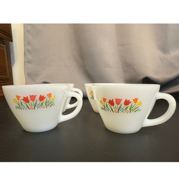 Vintage Fire King Anchor Hocking Tulip Milk Glass Mugs Set of 4 - Picture 1 of 6